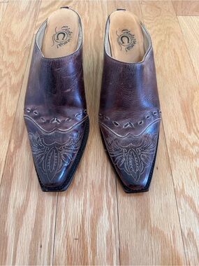 Charlie Horse Classic Brown Leather Western Mule Shoes